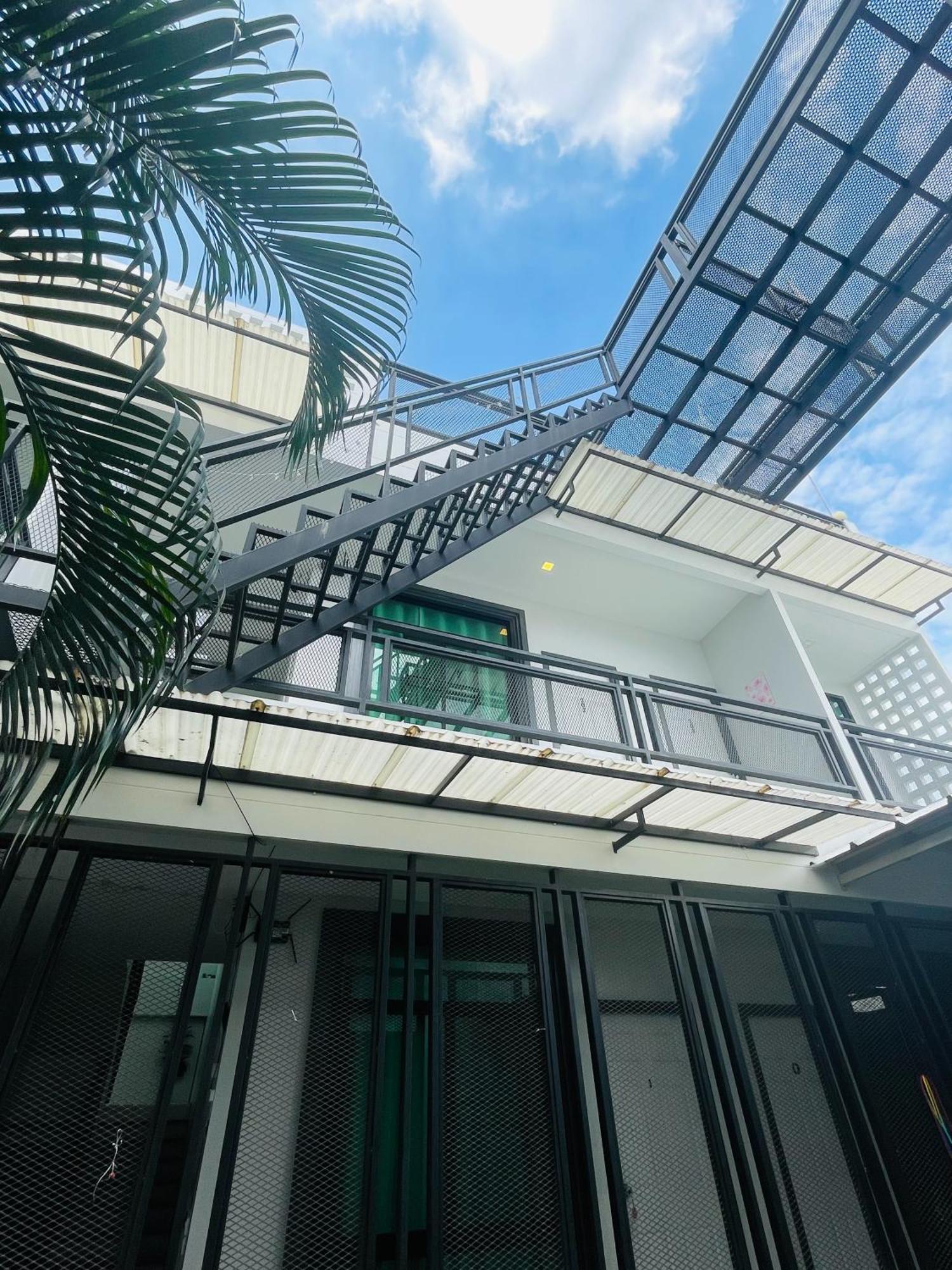 Sky View Home And Hostel Chiangmai Chiang Mai Exteriör bild